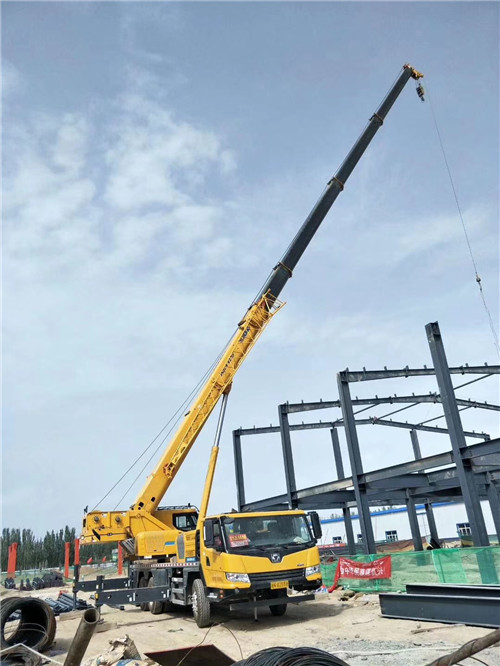平凉市超高层建筑钢结构吊装案例